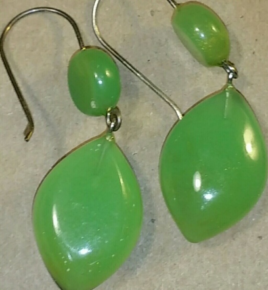 Jade Earrings from Beijing - Picture 3 of 4